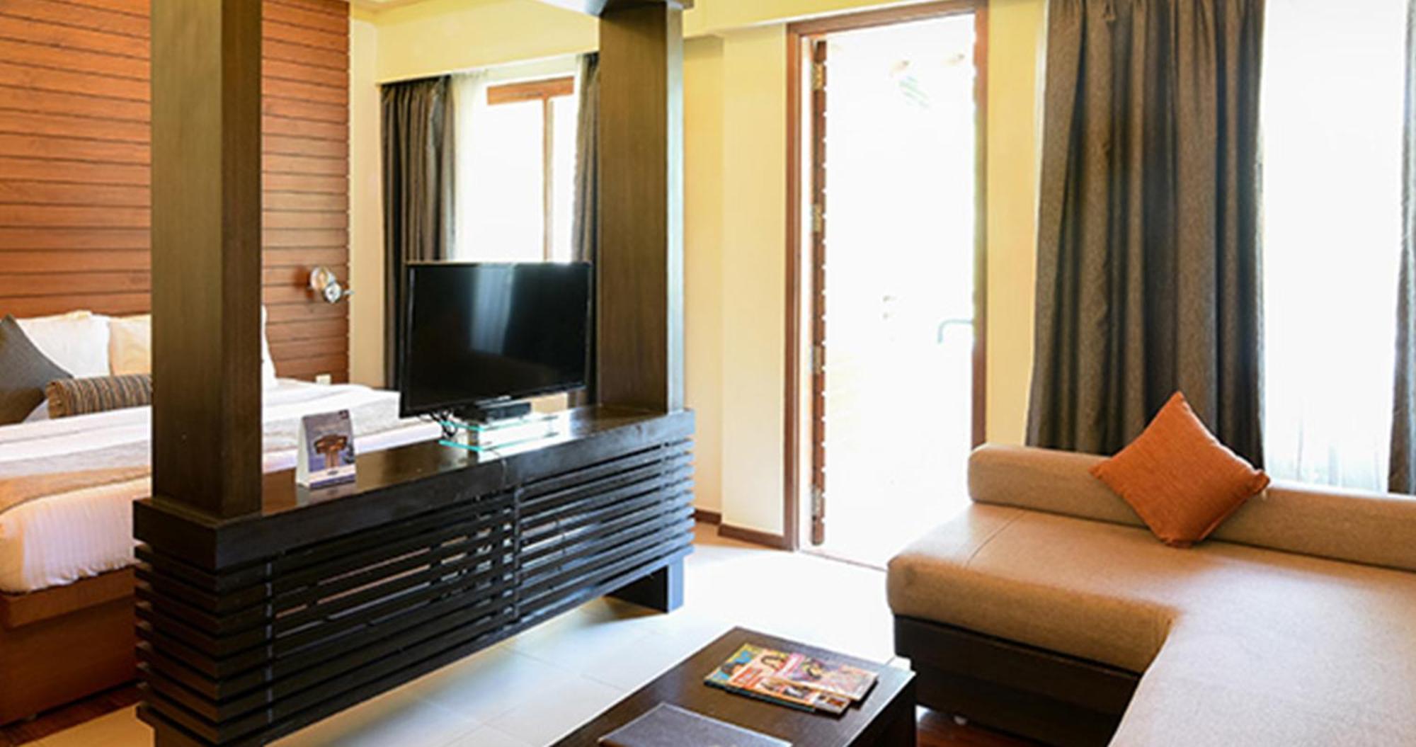 The Golkonda Resort And Spa ไฮเดอราบัด ภายนอก รูปภาพ