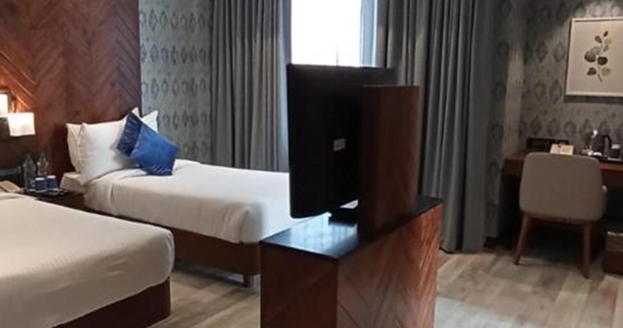 The Golkonda Resort And Spa ไฮเดอราบัด ภายนอก รูปภาพ