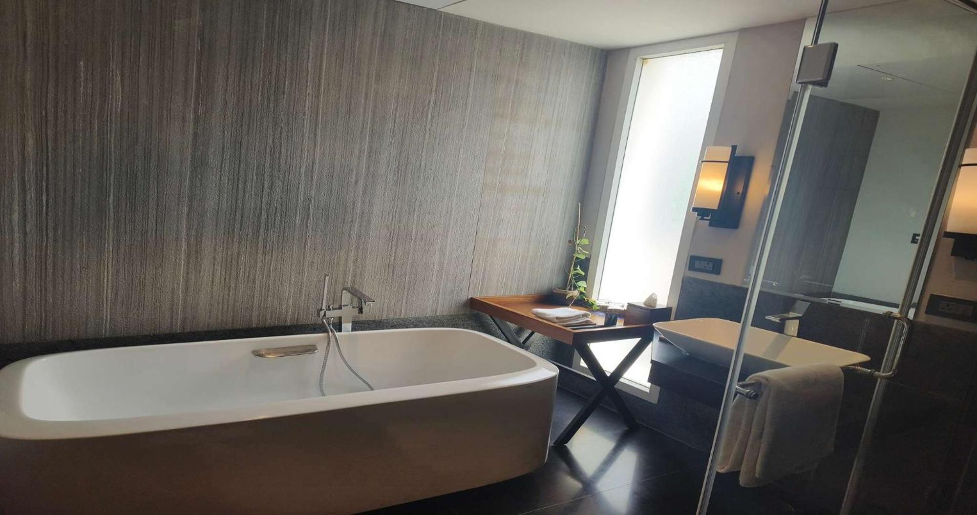 The Golkonda Resort And Spa ไฮเดอราบัด ภายนอก รูปภาพ